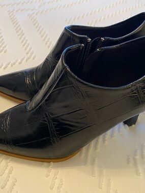 Black Croc-Embossed Pointed Toe Ankle Boots - Women 5.5